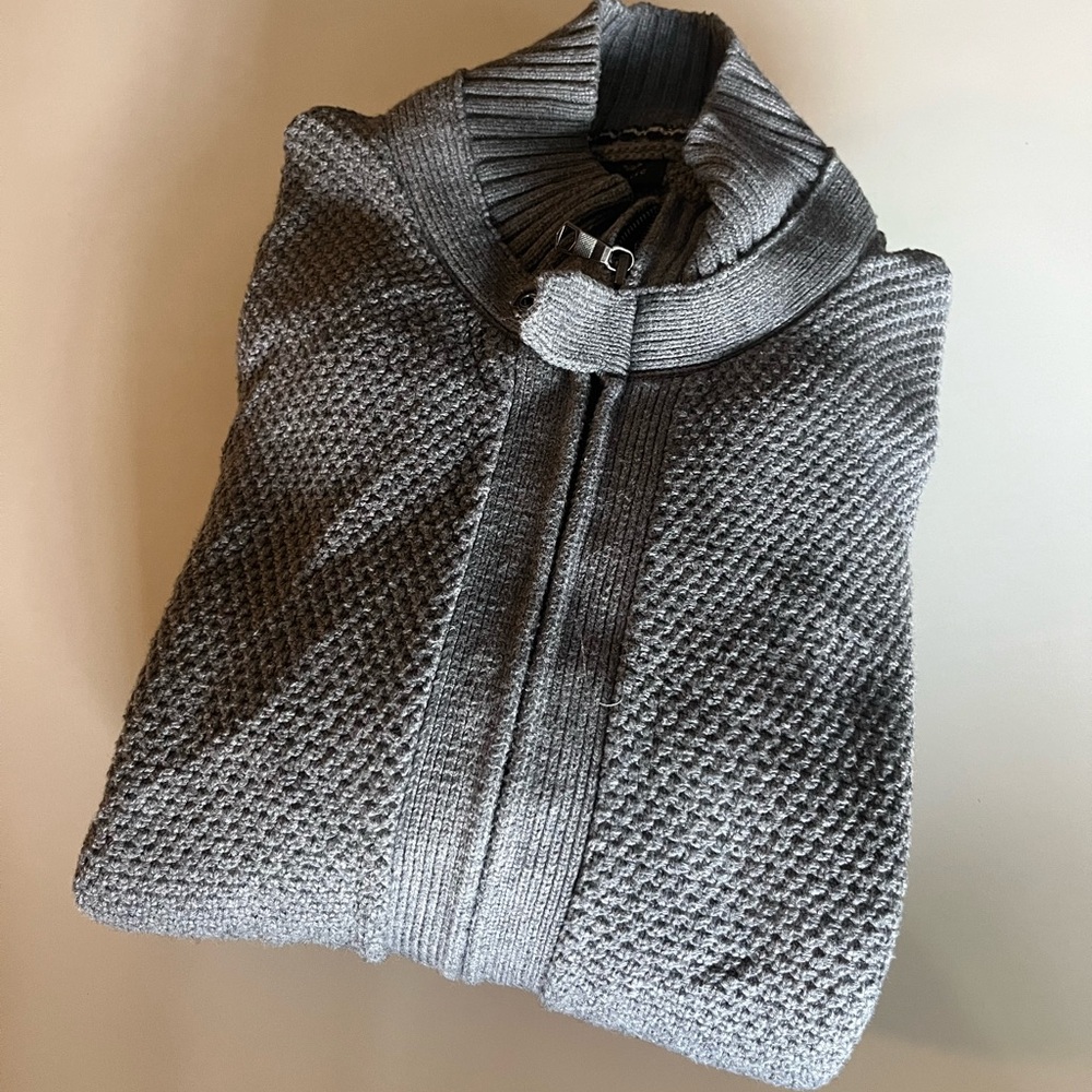 Banana Republic Men's Textured Gray Zip-Up Sweater